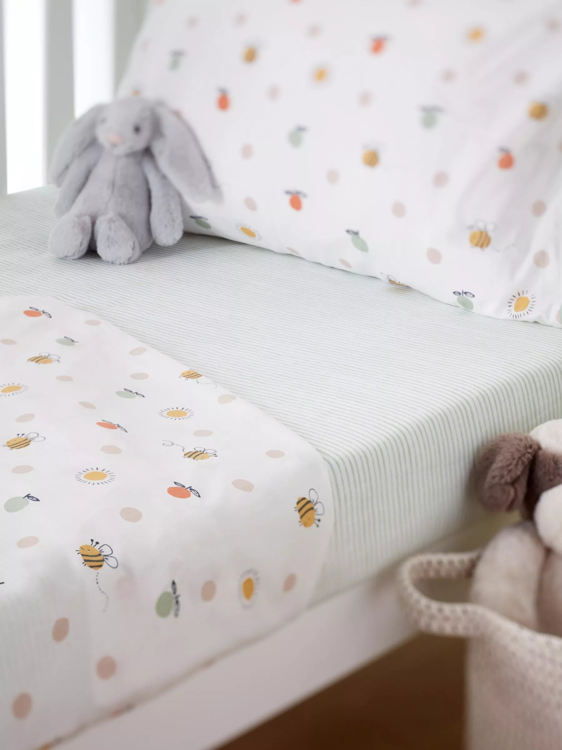John Lewis Oh My Darling Bee Print Cotton Fitted Baby Sheet, Pack of 2, Cotbed (70 x 140cm) - McGrocer