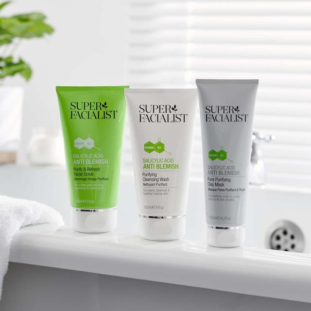 Super Facialist Salicylic Acid Anti Blemish Purify & Refresh Facial Scrub 150ml GOODS M&S