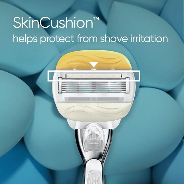 Venus Comfortglide Coconut plus Olay Razor - 3 Blades GOODS Superdrug