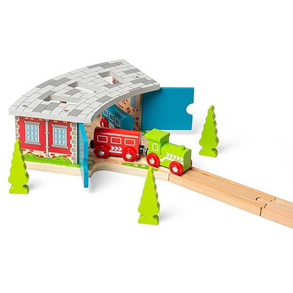 Bigjigs Rail Triple Engine Shed - McGrocer
