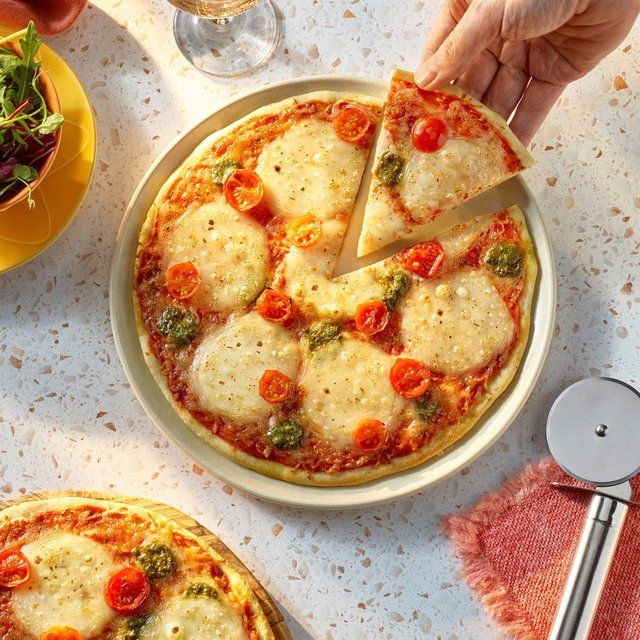 Dr. Oetker Ristorante Gluten Free Mozzarella Cheese Pizza 335g