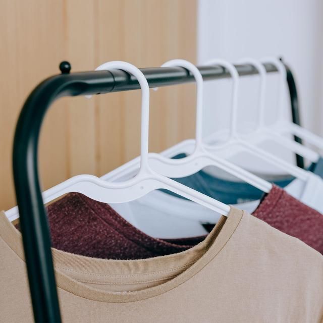 Everyday Solid Plastic Clothes Washing Laundry Hangers White 5pk 5 per pack