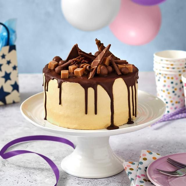 M&S Chocolate & Caramel Millionaire Cake 890g