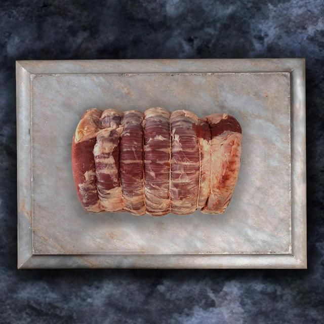 M&S Select Farms British Beef Roasting Joint Typically: 1.07kg