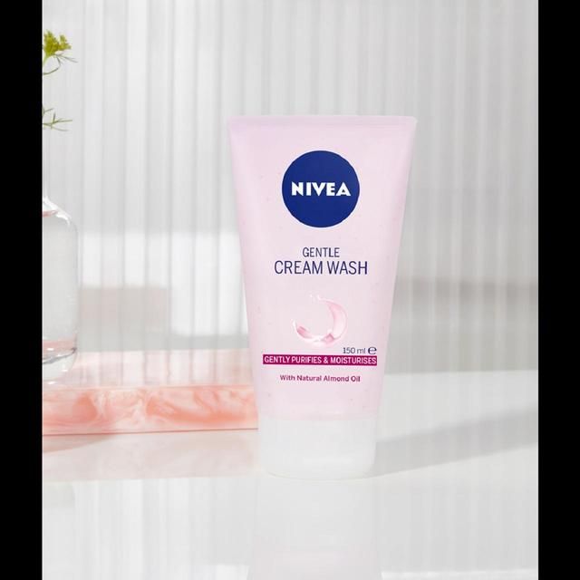 NIVEA Gentle Cream Face Wash for Dry Skin 150ml