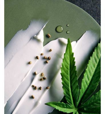 NIVEA Men Sensitive Pro Calming Face Cream Moisturiser with Hemp Oil, 75ml