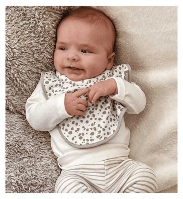 Nuby 4 Pack Snug & Dry Organic Bibs