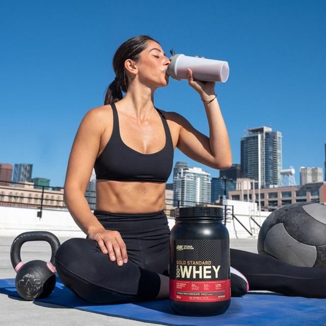 Optimum Nutrition Gold Standard Double Rich Chocolate Whey Protein Powder 899g