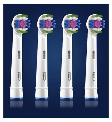 Oral-B 3D White Toothbrush Head with CleanMaximiser Technology, 4 Pack