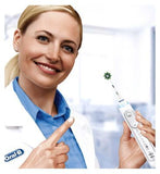 Oral-B CrossAction Toothbrush Head with CleanMaximiser Technology, 4 Pack