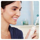Oral-B CrossAction Toothbrush Heads - White 4 per pack