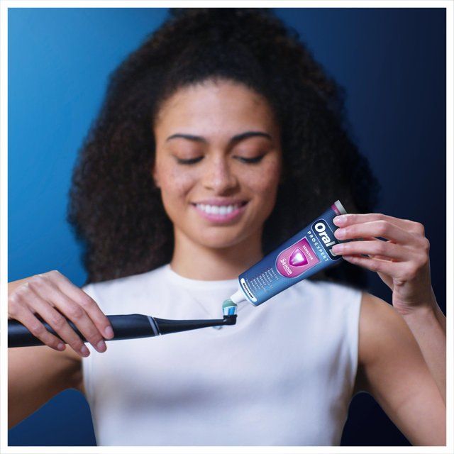 Oral-B Toothpaste Pro-Expert Sensitive & Whitening 75ml