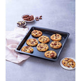 Pyrex Extendable Baking & Oven Tray 34-49cm by 30cm
