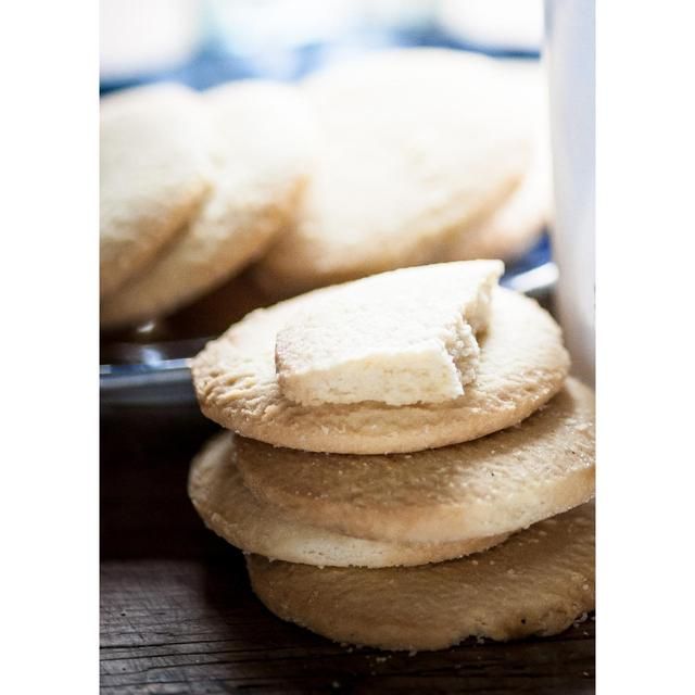 Rodda's Cornish Clotted Cream Shortbread Biscuit Tin 200g