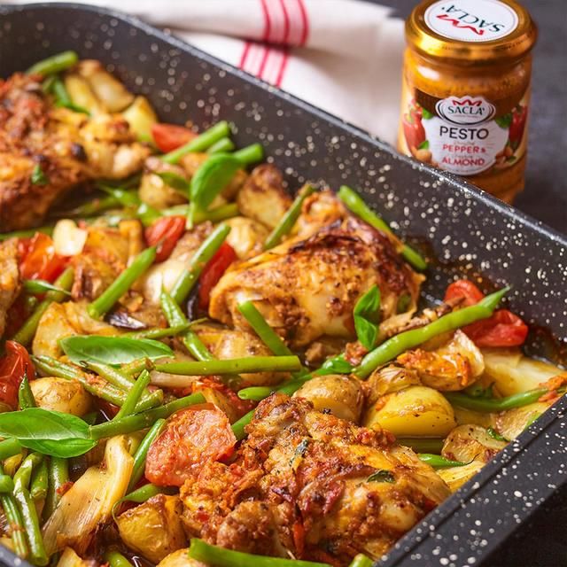 Sacla' Roasted Pepper & Crushed Almond Pesto 190g