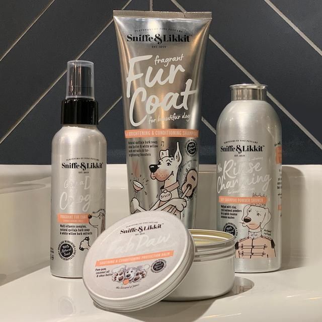 Sniffe & Likkit No Rinse Charming Dry Shampoo Powder Shower For Dogs 90g