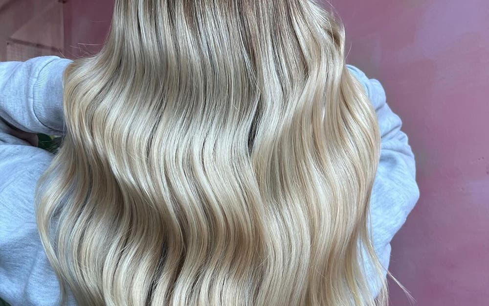 How to Apply Hair Gloss at Home for Salon-Worthy Shine