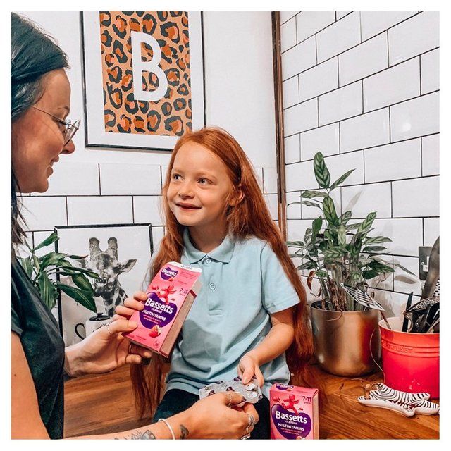 Bassetts Multivitamins Raspberry 7-11yrs   30 per pack - McGrocer
