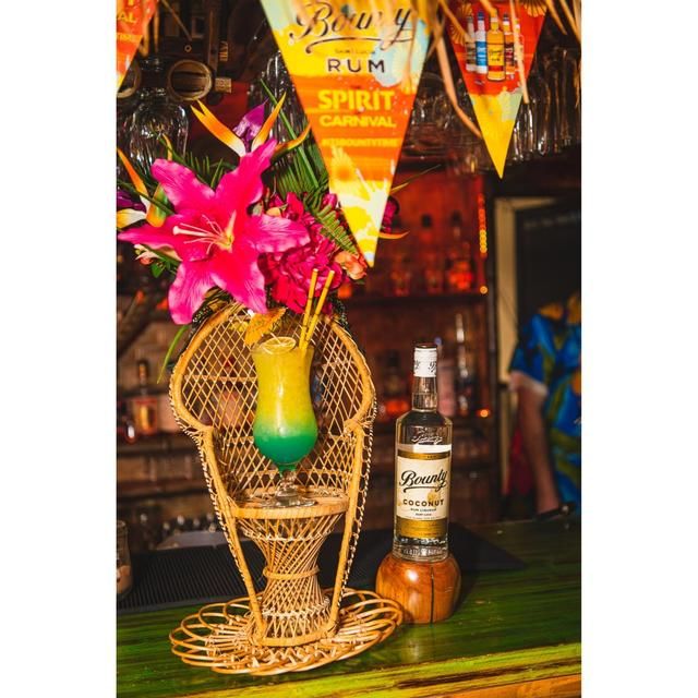 Bounty Coconut Rum Liqueur   70cl - McGrocer