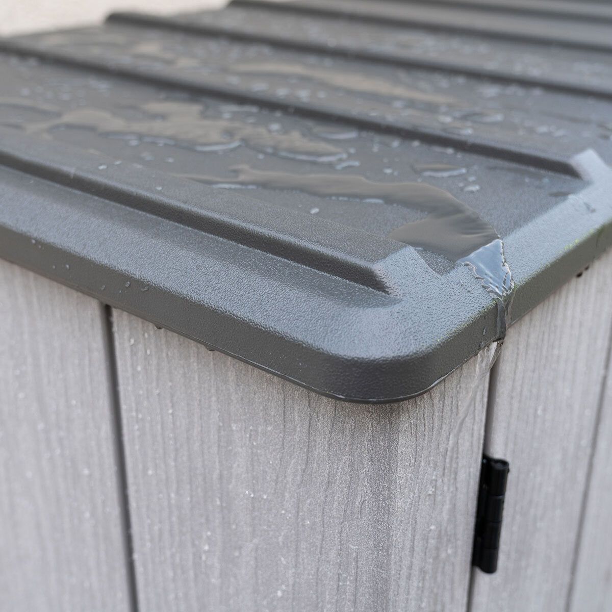 Lifetime 4ft 6&amp;quot; x 2ft 4&amp;quot; (1.4 x 0.7m) Vertical 1,510 Litre Storage Shed with Shelving