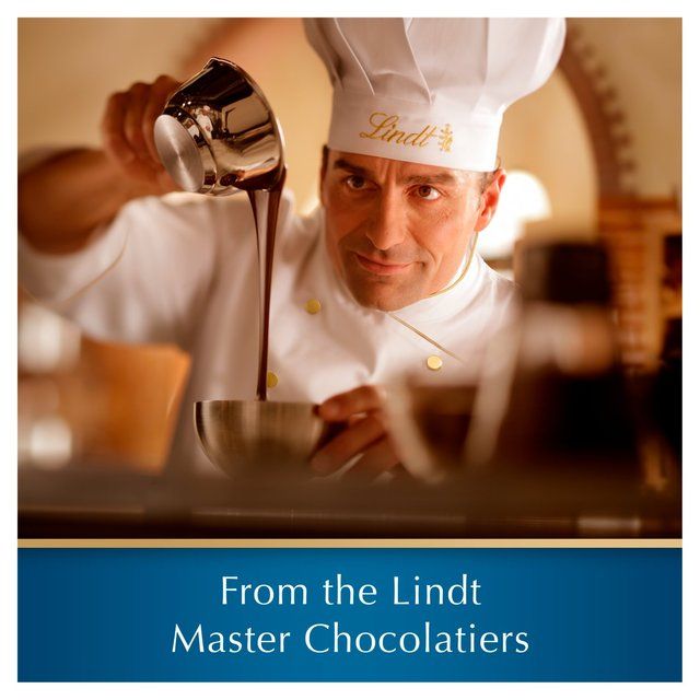 Lindt Les Grandes Hazelnuts Milk Chocolate Bar   150g