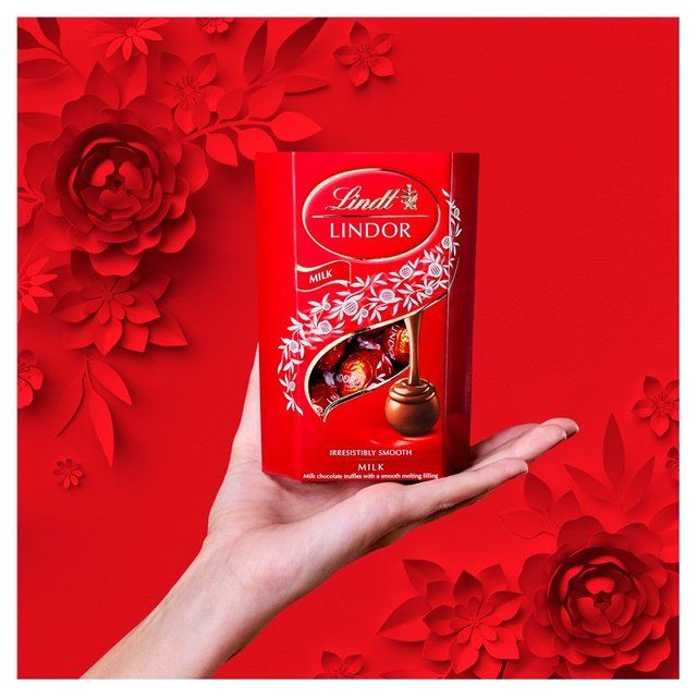 Lindt Lindor Milk Chocolate Truffles   200g