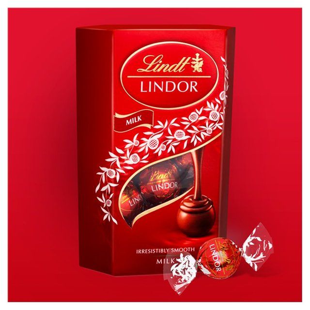 Lindt Lindor Milk Chocolate Truffles   337g