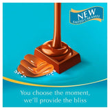 Lindt Lindor Milk Salted Caramel Chocolate Bar   100g