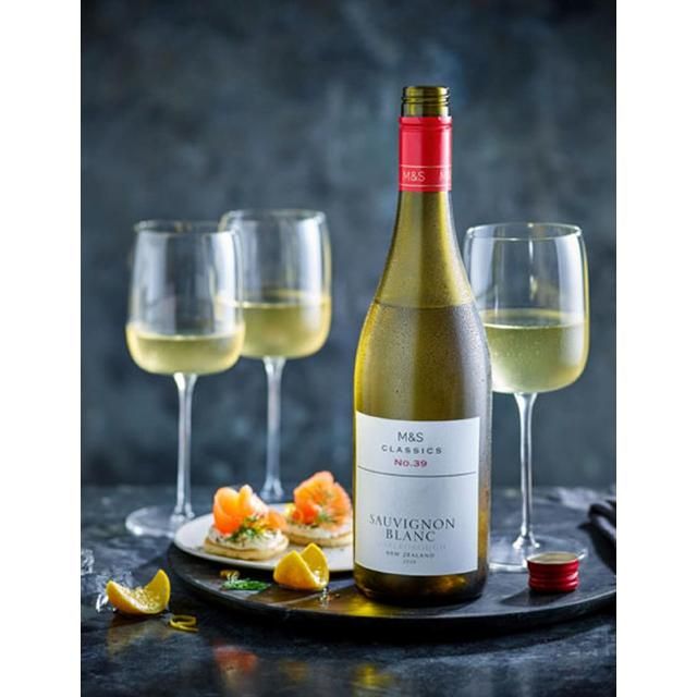 M&amp;amp;S Classics Marlborough Sauvignon Blanc   75cl
