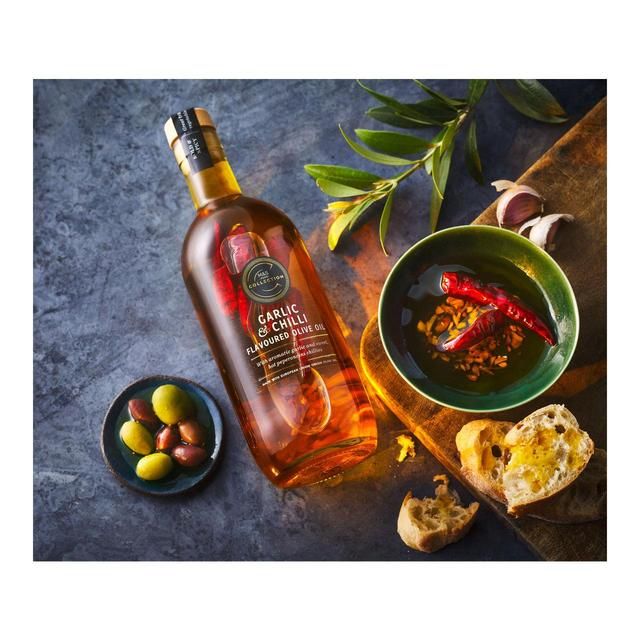 M&amp;amp;S Collection Garlic &amp;amp; Chilli Olive Oil   500ml