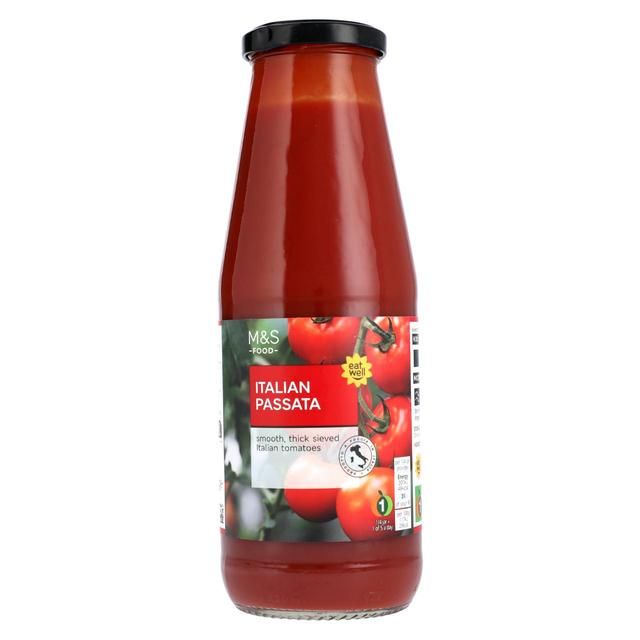 M&amp;amp;S Passata   690g