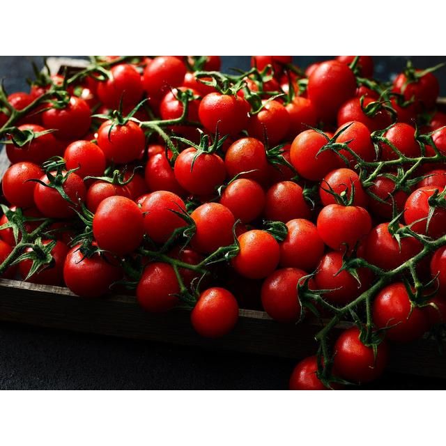 M&amp;amp;S Piccolo Vine Tomatoes   220g