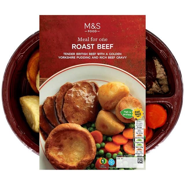 M&amp;amp;S Roast Beef Dinner with Yorkshire Pudding   390g