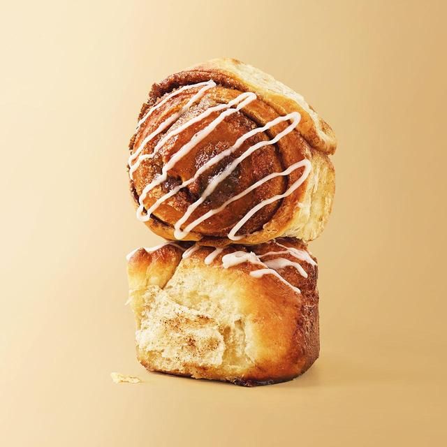 M&amp;amp;S Simply Bake Cinnamon Bun Kit   490g