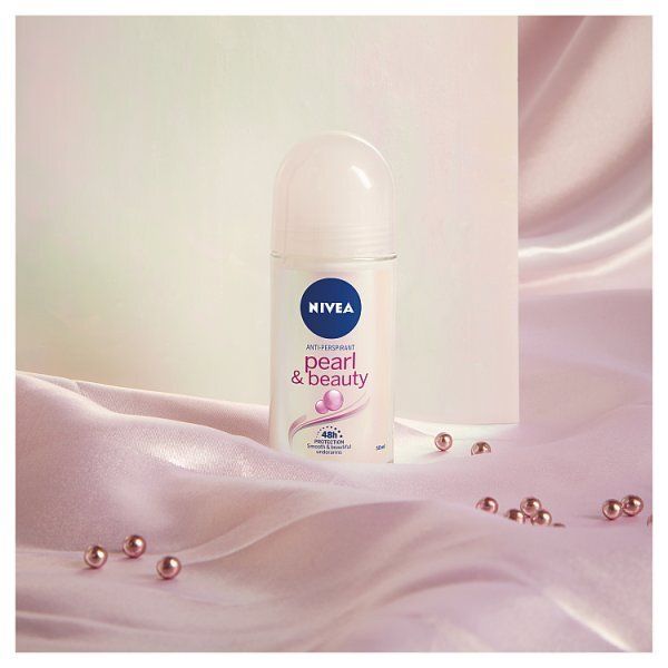 NIVEA Anti-Perspirant Deodorant Roll-On Pearl &amp;amp; Beauty 50ml