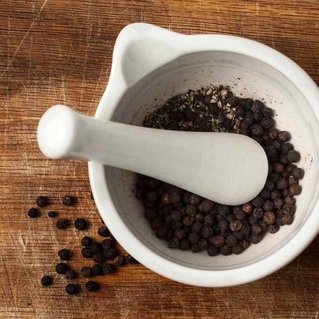 Ocado Whole Black Pepper Corns   45g