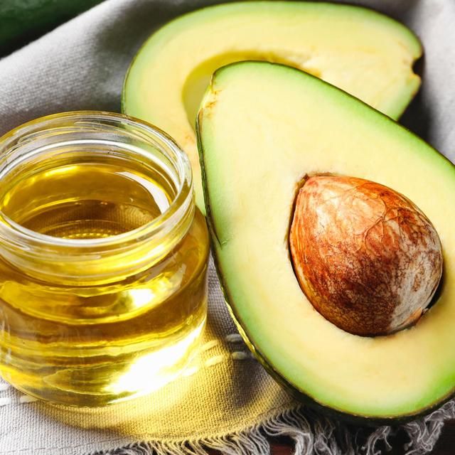 OGX Ever Straightening+ Brazilian Keratin Smooth pH Balanced Shampoo   385ml