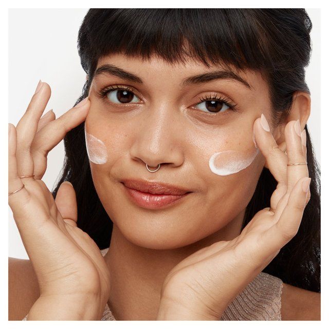 Olay Total Effects Featherweight 7in1 Day Cream SPF15   50ml