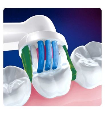 Oral-B 3D White Toothbrush Head with CleanMaximiser Technology, 8 Pack