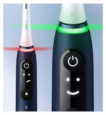 Oral-B iO7 Electric Toothbrush - Blue
