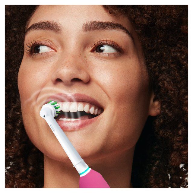 Oral-B Pro 1 650 Pink 3D White Electric Toothbrush (+ Whitening Toothpaste)