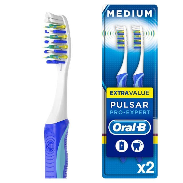 Oral-B Toothbrush Pro Expert Pulsar 35 Medium   2 per pack