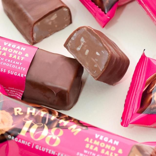 Rhythm 108 Swiss Vegan Almond &amp;amp; Sea Salt Bar with M'lk Chocolate   33g
