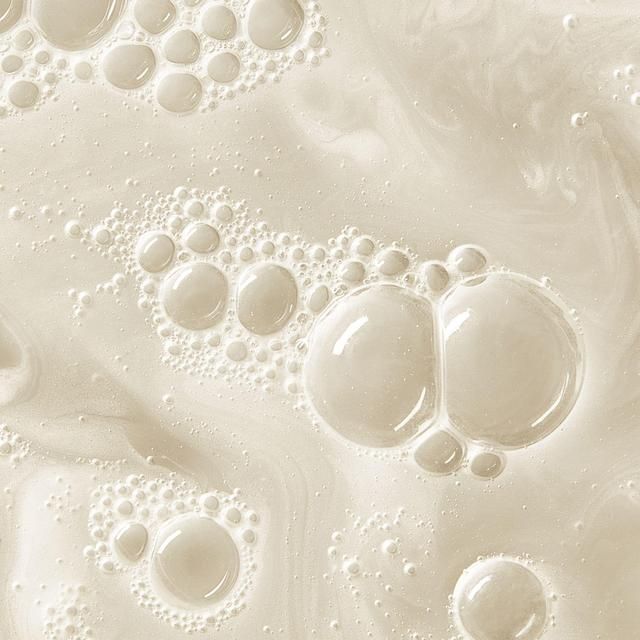 Sanctuary Spa Signature Natural Oils Two Phase Bath Oil   500ml